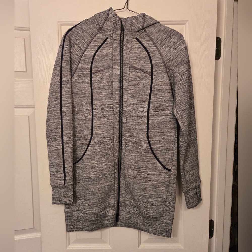Lululemon Long thick material heathered gray / black coat Sz 4